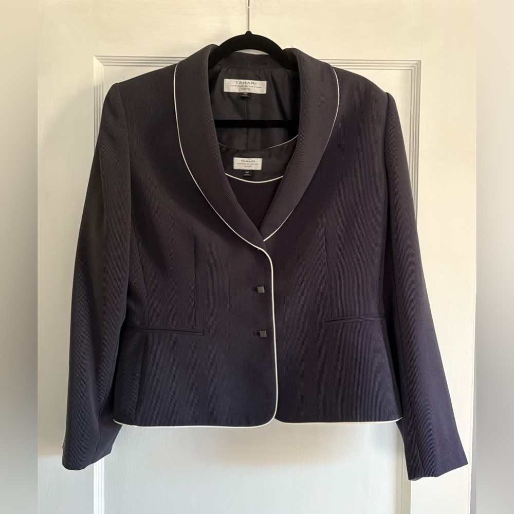 Tahari ASL Navy Blazer with White Piping and Matching Tank Top Size 14 Petite